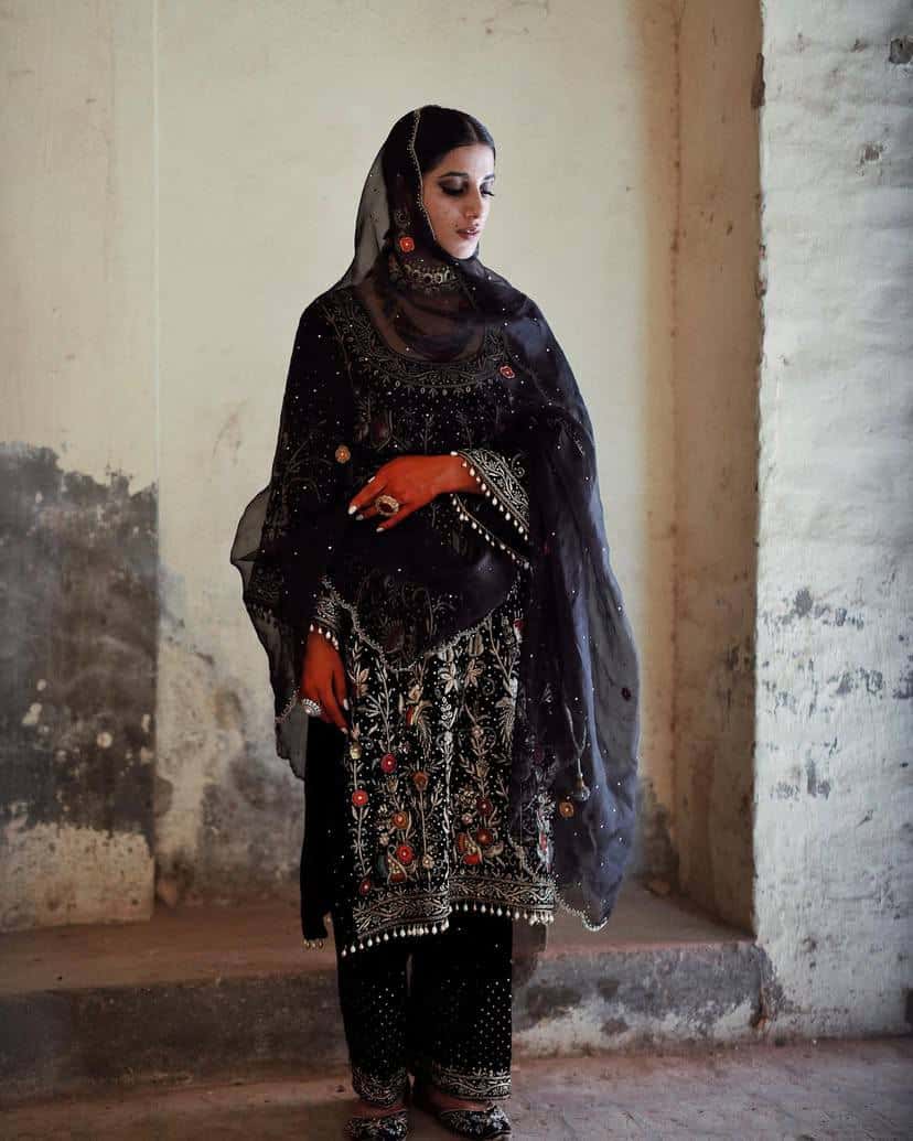 "Elegant Velvet & Georgette Set with Sequence & Thread Embroidery, Cutwork & Potli - Kurti, Plazzo & Dupatta"