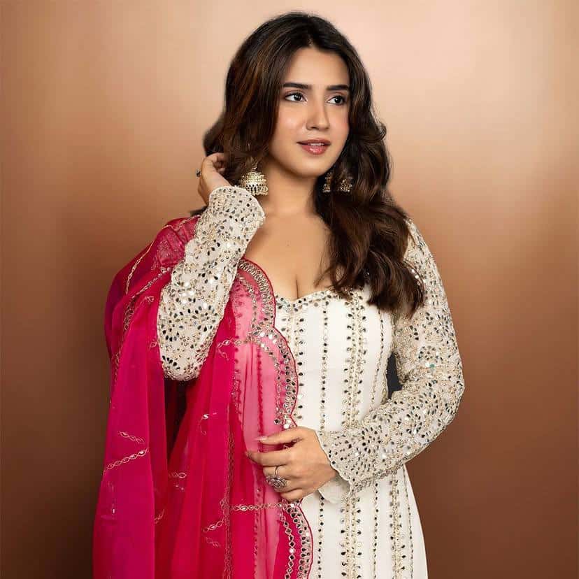 "Luxurious Sequins Embroidered Georgette & Organza Set – Fully Stitched"