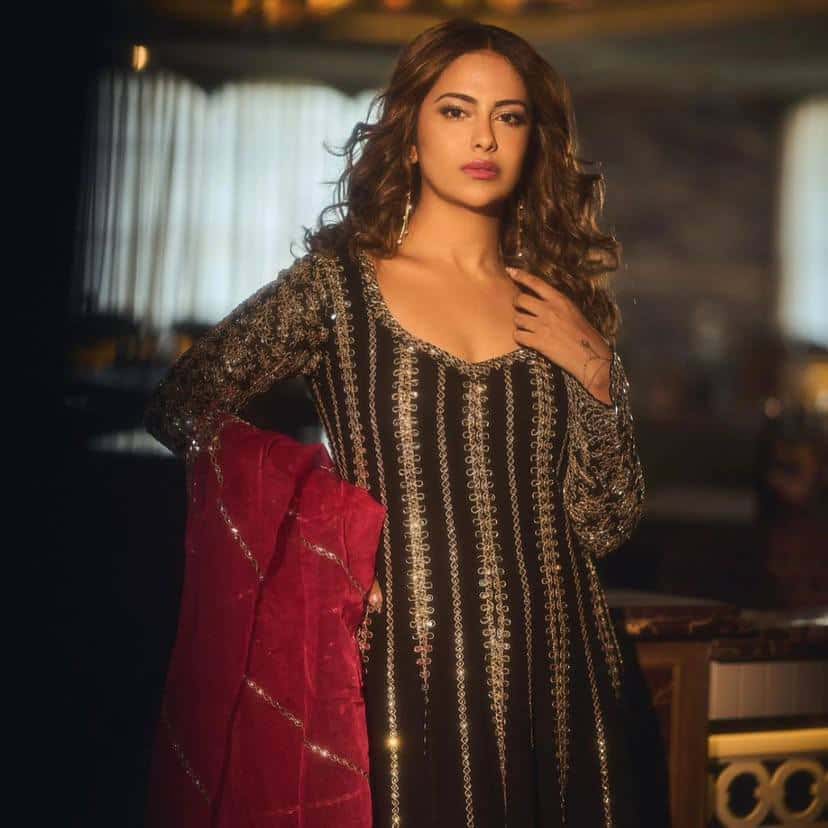 "Luxurious Sequins Embroidered Georgette & Organza Set – Fully Stitched"