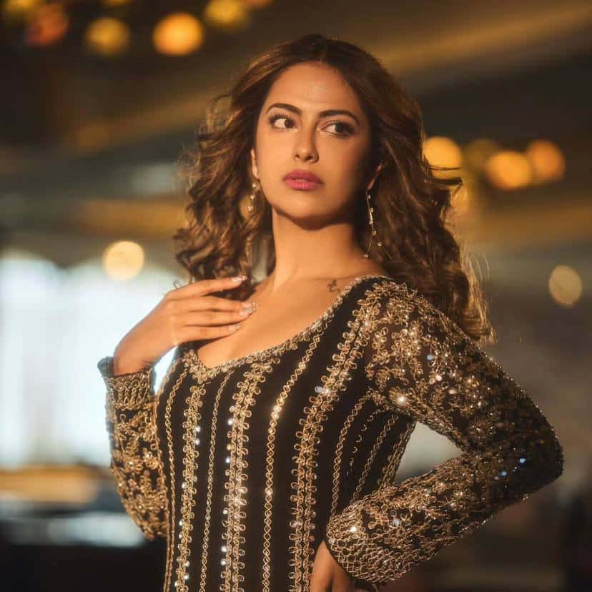 "Luxurious Sequins Embroidered Georgette & Organza Set – Fully Stitched"