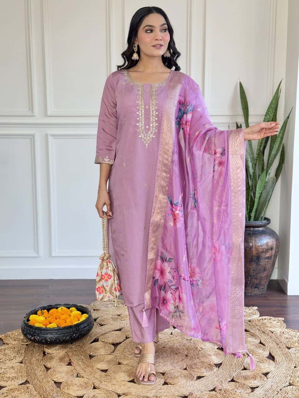 "Elegant Viscose Chanderi Embroidered Kurti Set with Jacquard Tissue Dupatta"