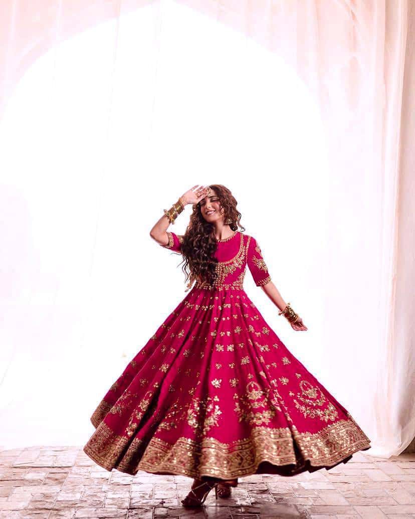 "Elegant Heavy Georgette Gown with Sequence, Zari & Thread Embroidery - Free Size, 3 Meter Flair"