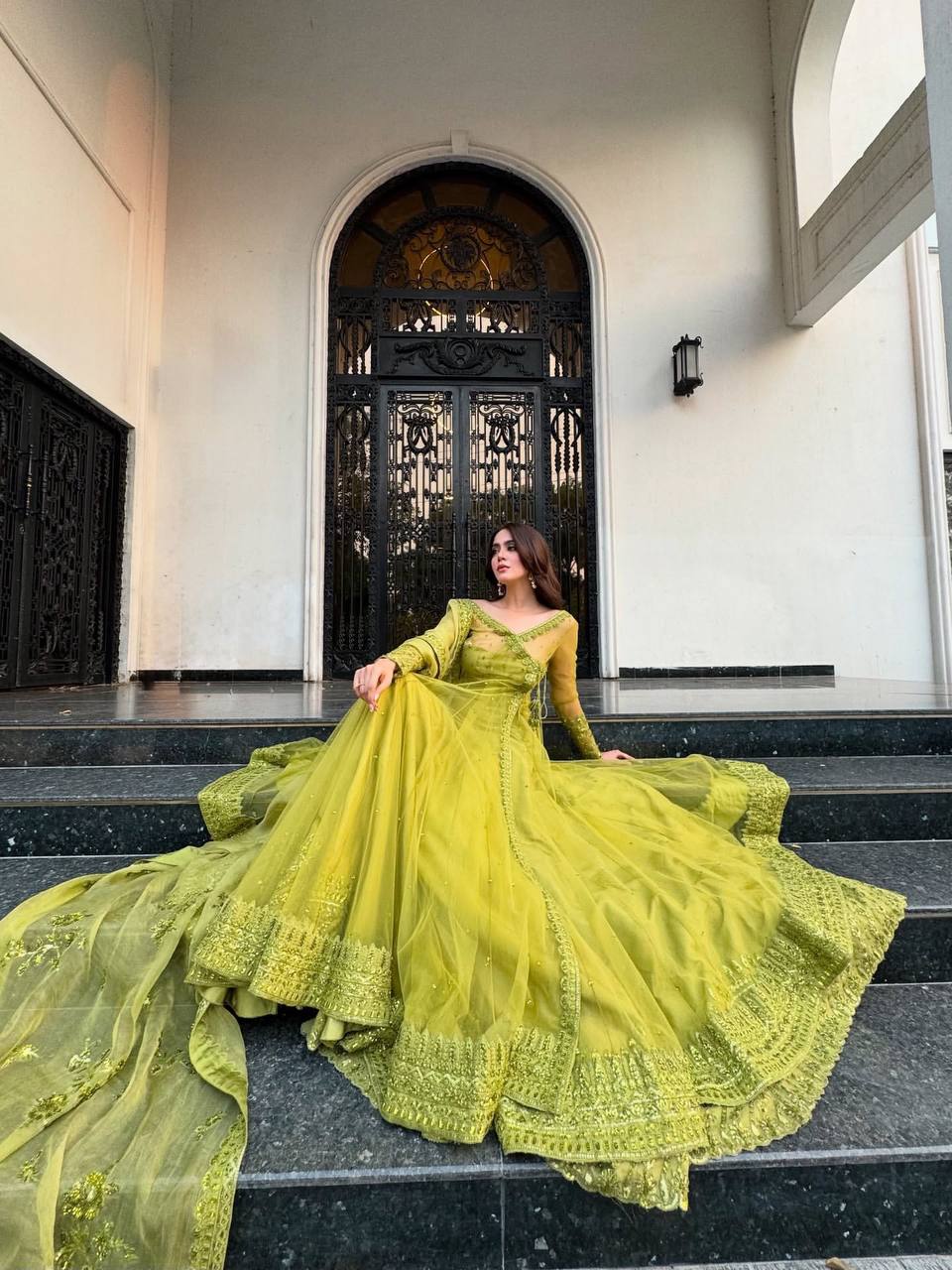 Stylish lehenga blouse dupatta with shrug for women