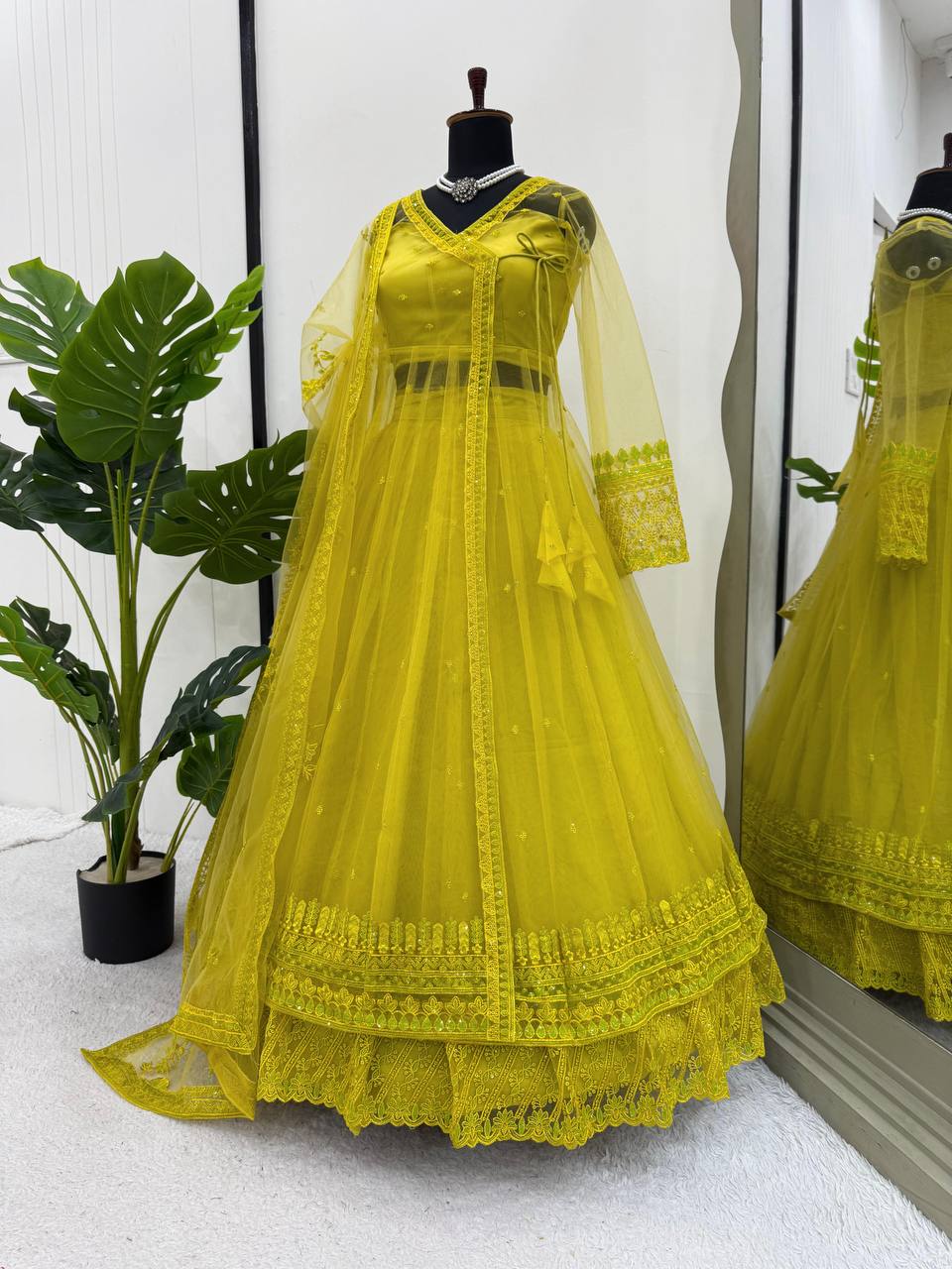 Stylish lehenga blouse dupatta with shrug for women