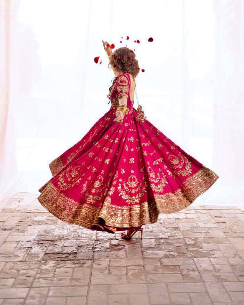 "Elegant Heavy Georgette Gown with Sequence, Zari & Thread Embroidery - Free Size, 3 Meter Flair"